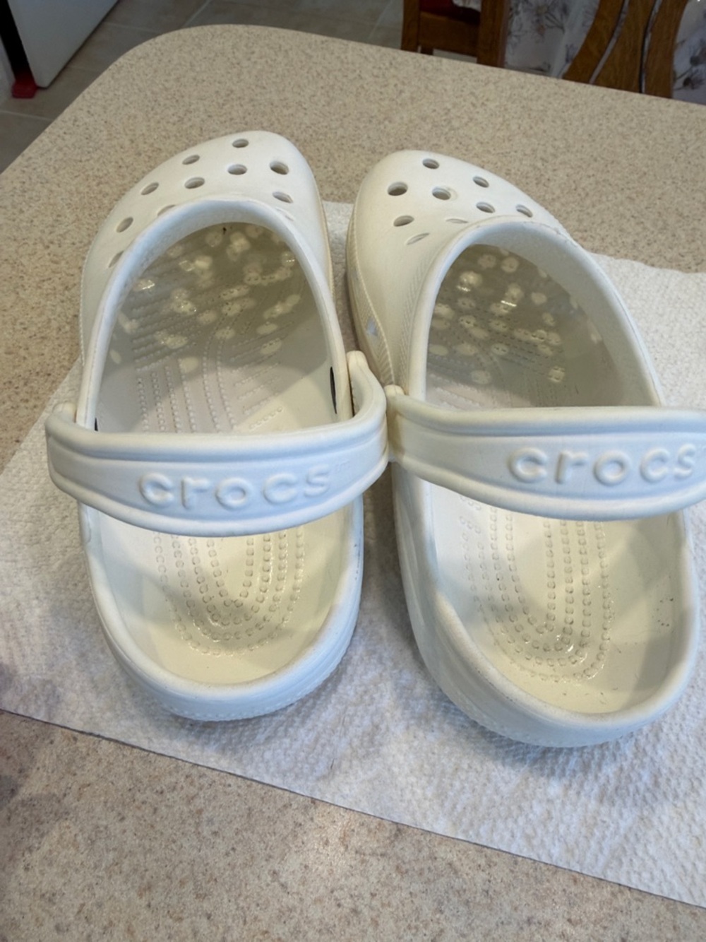 CROCS Adults White Classic Clog Sandals women’s size 7, men’s size 5 - Picture 4 of 14